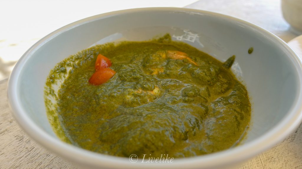 食堂かりか ほうれん草海老カレー